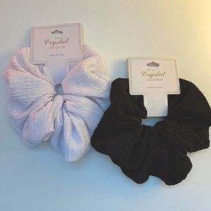 ✨$5 sale✨ Oversized scrunchie set